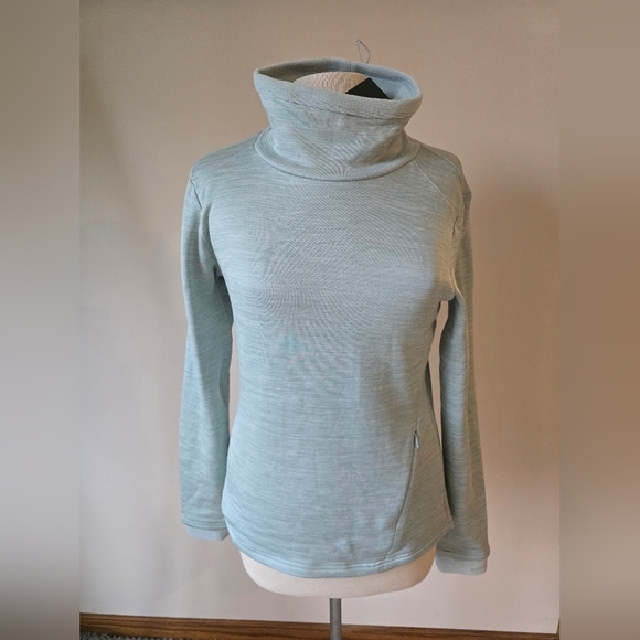 NWT Spyder Active Light Green Sweater Women's Size M. - Picture 1 of 9